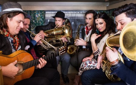 Balkan Fever Party - Magda Navarrete i Caravana Banda - koncert