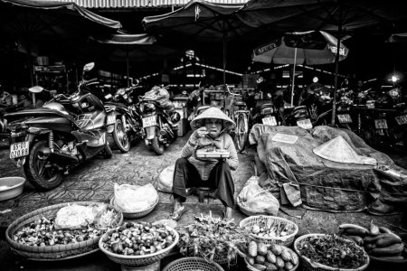 KLUB OBIEŻYŚWIATÓW - &quot;Chyba znowu coś urwałem - czyli motocyklem przez szlak Ho Chi Minh w Wietnamie&quot; - Rafał Wyszyński - kabaret