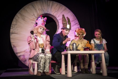 Teatralny Poranek Bajkowy: „Alicja w krainie czarów” - dla dzieci