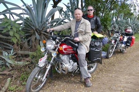 Klub Obieżyświatów - Andrzej Kozłowski, Maciej Mizgajski i Michał Rogacki - "Chinese motorbike expedition - wyprawa dookoła jeziora Wiktorii" - inne