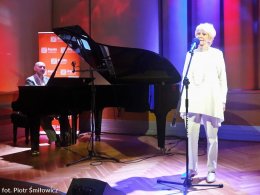 Letnie Popołudnie Seniorów - Joanna Rawik „Kocham świat” - koncert