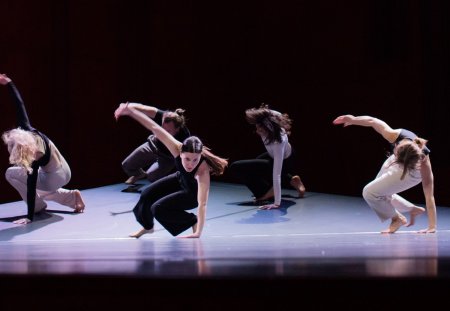 LITHOS | FUNDACJA MATERIA | Teatr Polska - spektakl