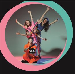 „Spotkajmy się w impro!” - występ uczestników warsztatów z improwizacji teatralnej.