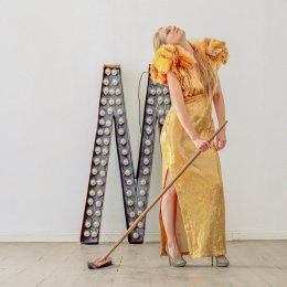 Kobieta zagrożona niskimi świadczeniami emerytalnymi - spektakl