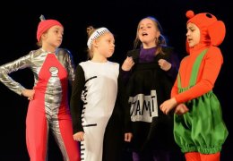 BAJKOWA NIEDZIELA - Plastusiowy Pamiętnik - Teatr Szydło