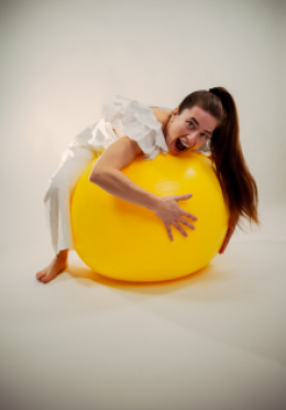 Żółteczko | Teatr Sztuka Ciała