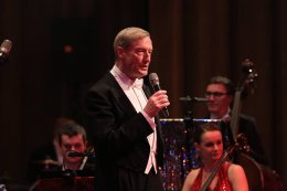 Z BATUTĄ I HUMOREM - Gala Sylwestrowa