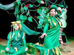 Teatralny Poranek Bajkowy "O tym jak Wiercipiętka i Frędzelka rozwikłały zagadkę szarej mgły"