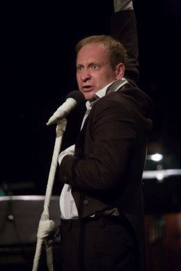 Wieczór Sylwestrowy z piosenką aktorską - recital Mariusza Kiljana