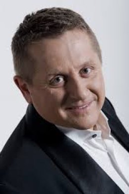 Krzysztof Hanke - one man show