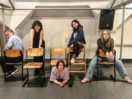 „Girls will make you blush”