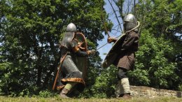 Swoszowickie Wieczorki Historyczne: Uzbrojenie i charakterystyka wojskowości Słowian- prelekcje oraz pokaz walk i manewrów