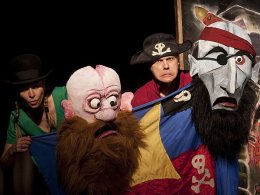 BAJKOWA NIEDZIELA / Teatr KUFFER – „Przygody Małpki Malwinki”