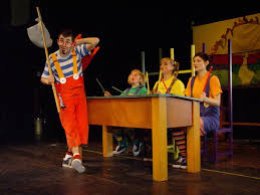 KOZIOŁEK MATOŁEK  spektakl w wykonaniu Teatru Lalek BANIALUKA