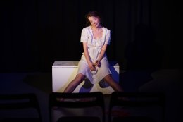 Spektakl "DZIEWICTWO, osobna kategoria istot ludzkich" | monodram Zuzanny Wiatr