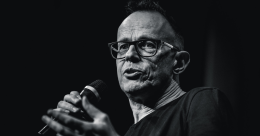 MAURYCY POLASKI „Życie po Kabarecie pod Wyrwigroszem” | sitting up