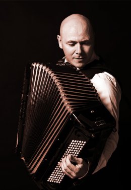 Marcin Wyrostek Trio