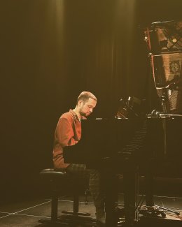 Śpiewać każdy może czyli karaoke z fortepianem i kobietami!