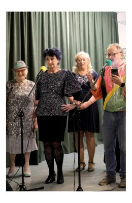 „Za ile” - kabaretowo-muzyczny program artystyczny w wykonaniu Kabaretu „Pora na Kabarecik”.