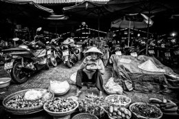 KLUB OBIEŻYŚWIATÓW - "Chyba znowu coś urwałem - czyli motocyklem przez szlak Ho Chi Minh w Wietnamie" - Rafał Wyszyński