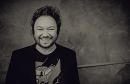 NIERÓWNI - koncert Mietka Szcześniaka z zespołem