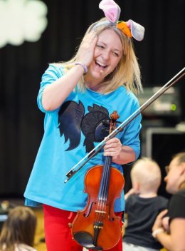 MALUCHY W KRAINIE DŹWIĘKU. CALINECZKA.