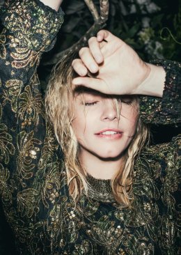 Ania Dąbrowska - Dla naiwnych marzycieli