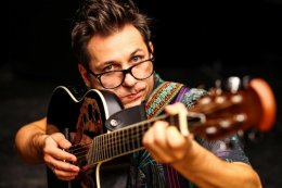 Poranek Familijny - Teatr Tup Tup "Pan A...brakadabra idzie do filharmonii"