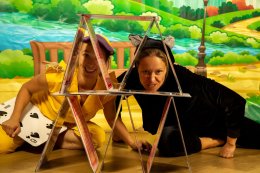 Poranek Familijny - Teatr Ptasie Melodie "Niebrzydkie Kaczątko i magiczna szafa"