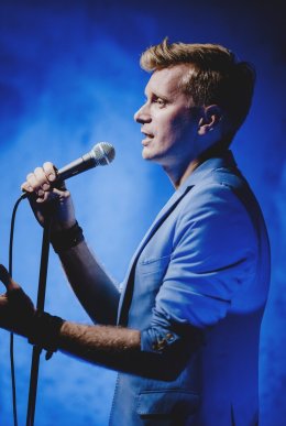 W DZIKIE WINO ZAPLĄTANI – Marek Grechuta w nowoczesnym, odważnym wydaniu Artura Gotza