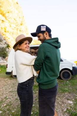 Vanlife z królikami. Budowa kampervana i życie w drodze - codzienność, przygody i podróże