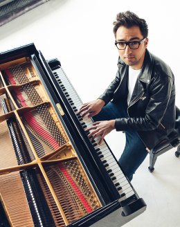 Aleksander Dębicz - Bach Invention