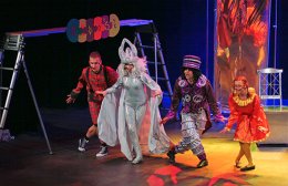 TEATRALNA NIEDZIELA "KRYSZTAŁOWA KRÓLOWA ŚNIEGU"