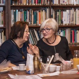 Pracownia seniora: Opowieści przy herbacie