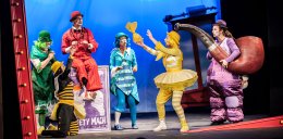 Teatr Baj - Kto rozśmieszy pechowego nosorożca?