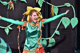 PORANEK FAMILIJNY - Teatr Trip "O tym jak Frędzelka i Wiercipiętka spotkały Czapeczkę"