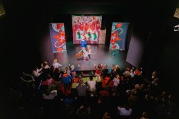 Gwiazdka w Resursie, godz. 14: Spektakl Teatru TAK „Co się stało z Mikołajem?”