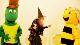 Teatr Forma - O tym jak Pszczółka Maja poznała Cyber Wiedźmę