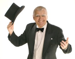 Spotkanie z piosenką prowadzi Wojciech Dąbrowski