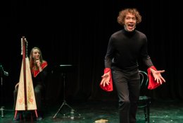 "O pierwszych dźwiękach"