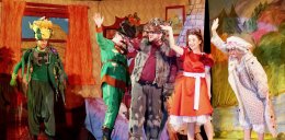 "O Czerwonym Kapturku, czyli do prawdy po sznurku"