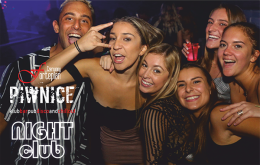 Impreza klubowa w piwnicy Czerwonego Fortepianu