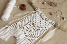 ŚWIĘTA NA WARSZTACIE: OZDOBY Z MAKRAMY – WARSZTATY