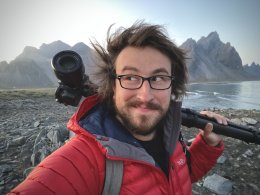 „Ciemność dnia, światła nocy” – spotkanie z Karolem Wójcickim