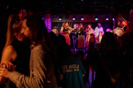 "Duże Mazurki z Pragi i zespół Wowakin"