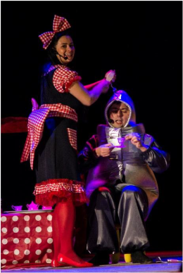 Teatralny Poranek Bajkowy „Pan Antenka i Srebrny Kubraczek”