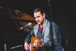 " Piosenka Sentymentalna" w wykonaniu Janusza Kuleszy