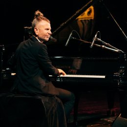 Adam Snopek stand-up Przy Fortepianie - "Od Bacha do AC/DC"