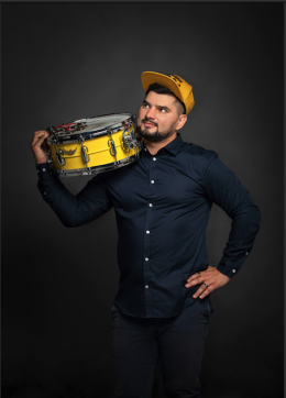 Sebastian Kuchczynski "International Collective"